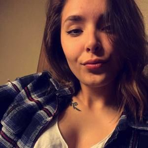 Meet your Posher, Caitlin